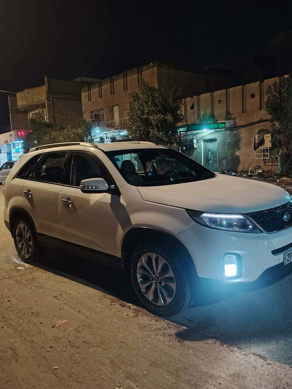 سورنتو2013 خليجي مكفواله من الصبغ بيها شويه بارد سياره حلوه كامره شاشه سويج رقم واسط سونار منشور مكان السياره واسط كوت 7 راكب 3 قطع تبريد ماشيه 275 تخم تايرات السعر 175 وبيها مجال موبايل *********** مكينه مكفوله مامفتوحه. مكينه 4 سلندر
