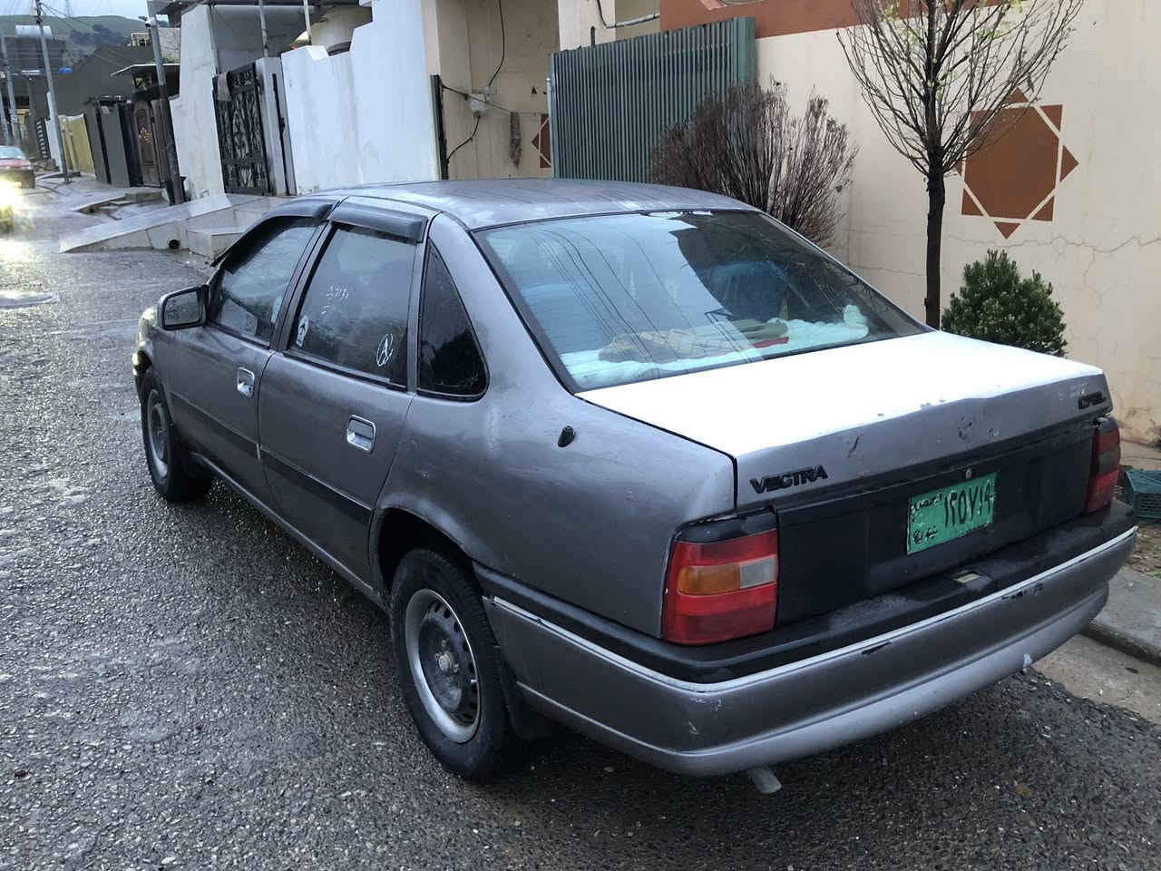 ژ.م***********
ئۆپڵ فیکترا مۆدیل ١٩٩٣ سەرژمێری مەکینە هەژدە مەکینەی لۆک تازە بۆی بەستراوە پێشوو دوای کەپسە  گەرمیو کارەبای هەمووی بەشەرت سڵایتە دوجام کارەبا زۆر توندو تۆڵە نمونەیە لەجوانی سعر ٢١ گڵاو کەمێ مەجال ناونیشان چمچماڵ
