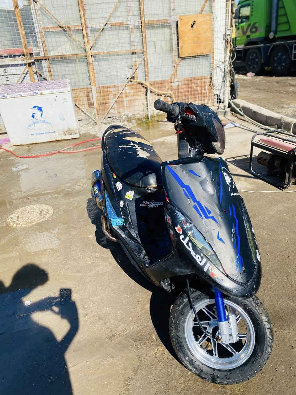 دراجه ماكس عدله مزود كلجات رياضي بوشه ٤٩ بلادي 
1-صالنصه حلزوني ATRT 
2-كلجات WF رياضي 
3-دبلات امامي رياضي 
4-ويل امامي وخلفي كروم رياضي 
5-ماصده خلفيه جديده 
6-سلف جديد 
7-ذيل الماصده جديد
8-ضفيره جديده 
9-ستان وسط جديد
10-ماصده اشاير جديده
11-دشبول جديد 
12-ترايش كفرات جديد
13-تايرات جديدات
14يدات جدد
عنوان واسط صويره السعر 550 وبيها مجال للشراي جماعت 450 لا تتخل للستفسار /*********** مع الواتساب
