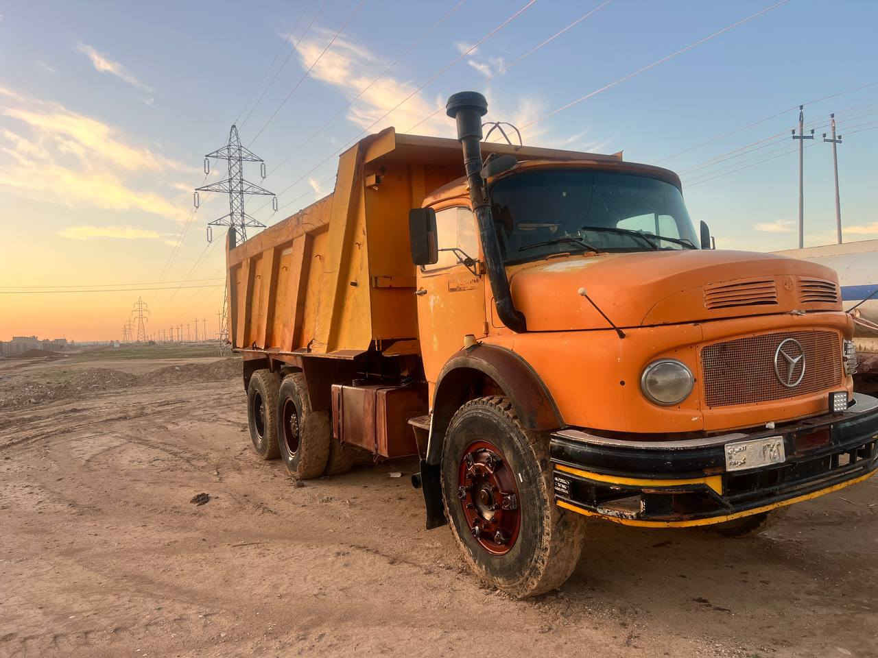 السلام عليكم
لوري اقجم موديل 82 شفقة عالية 

سيارة بلادية بيه اللغد السكن وكصة بنيد 

تخم تاير  كير محرك اكسل  شاصي كله شرط 

رقم كربلاء 

مكان السيارة السليمانية كلار 

***********
