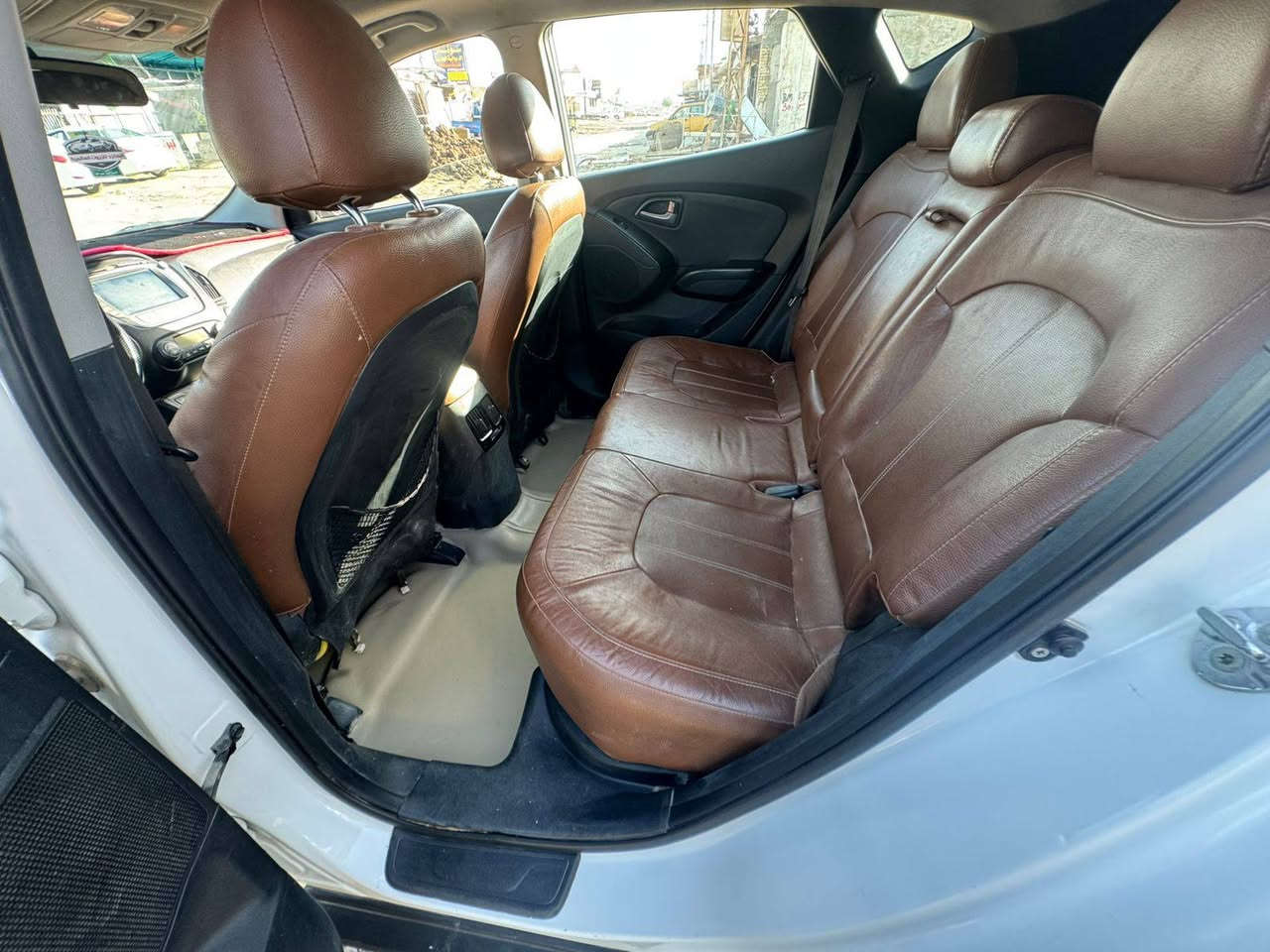 توسان 2015 (فول ومكفول)

ليمتد 1/1
محرك 2400 دوش خليجي
ماشية تقريباً 94.000
المكان الديوانية الحمزة الشرقي 
سعرها 175$
للاستفسار الاتصال على الرقم التالي ***********
