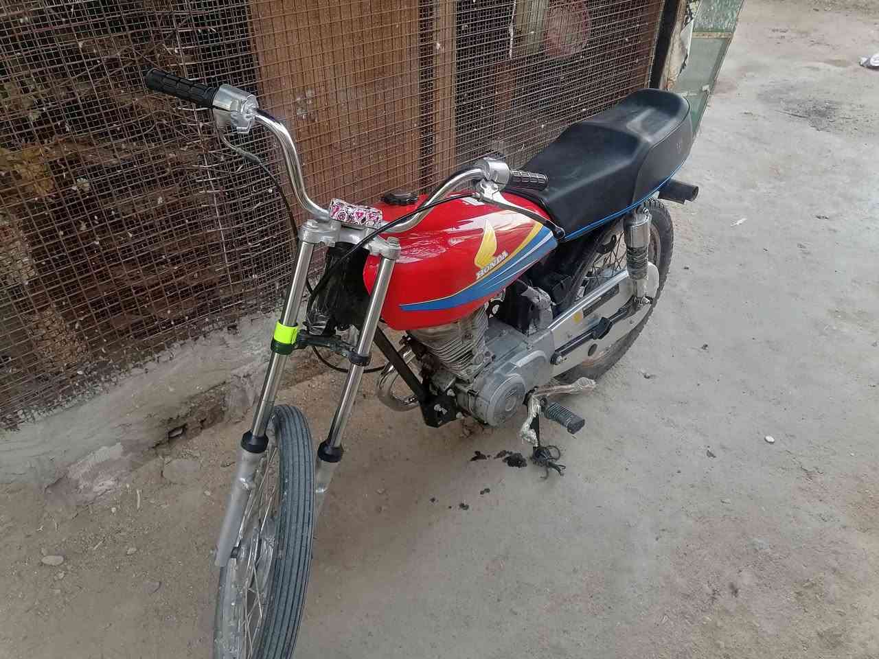 السلام عليكم دراجه أوراق للبيع الدراجه كايمه المكان بصره ابو الخصيب ***********
