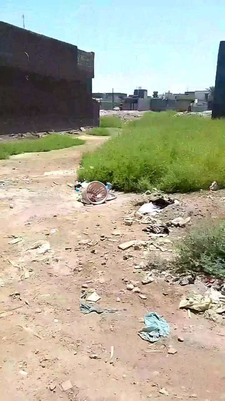 السلام عليكم قطعت ارض للبيع المساحه 300م قريبه عله مزار العلويه شريفه ع خدمات متوفره سند 25 تحول مباشر للستفسار ***********
