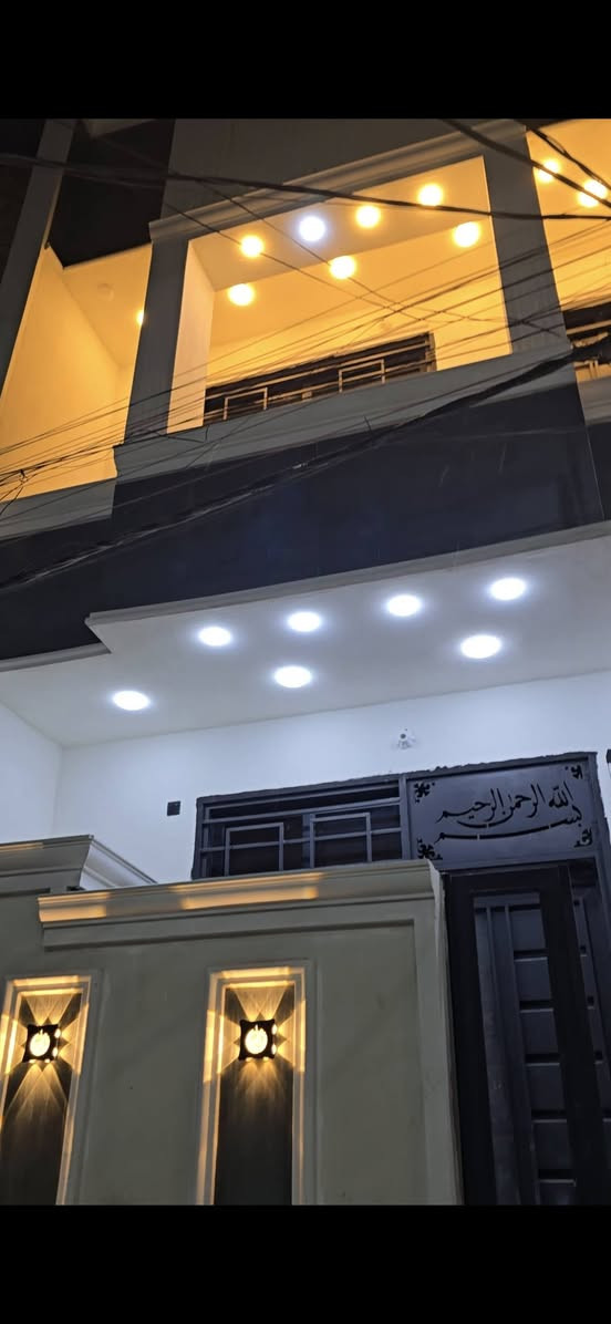 ٧٠م لبيع شارع خوله ٣ فرع علا يسارشارع الجامع لبيع ٤غرف نوم ٣ حمامات صاله ممر مطبخ حولي لبيت مفتاح السعر ١٢٥مليون *********** لبيت طابقين اونص
