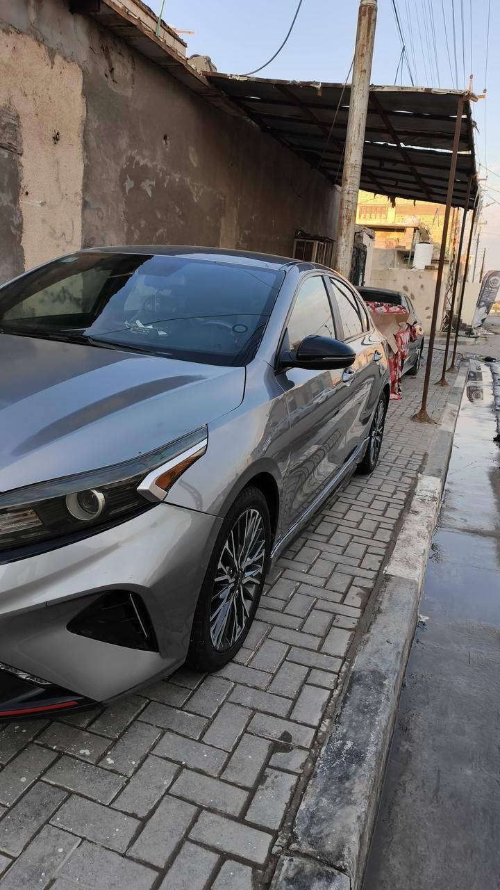 سلام عليكم
كيا فورتي GT Lien
مديل 2023
بصمه
تشغيل عن بعد
رادار جانبي ونقطه عمياء
توقيف ذاتي
  الايت زنون
حادثها مثل ماموضح فقط بنيد 
رقم نجف معوقين
مكان بصره نواب ضباط
***********
