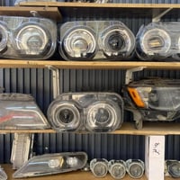 اخوان متوفر كل مايخص اللايت من جلي وزرع عدسات وزرع لد متغير وثابت وتصل...