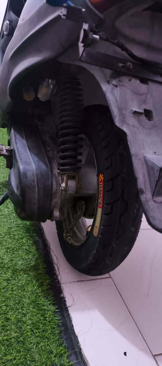 سلام عليكم. بيجي فحل للبيع مفتوحة و غراضها كلها ياباني اصلي تجي تفحص عجبتك هلا بيك ما عجبتك كلش عادي
كهربائيات كلها شغالة سلفها شغال بس يرادلها تنظيف دراجة صراحة نظيفة الله شاهد علية.

السعر 550 و بيها مجال حگ الجية

استفسار اكثر  ***********
