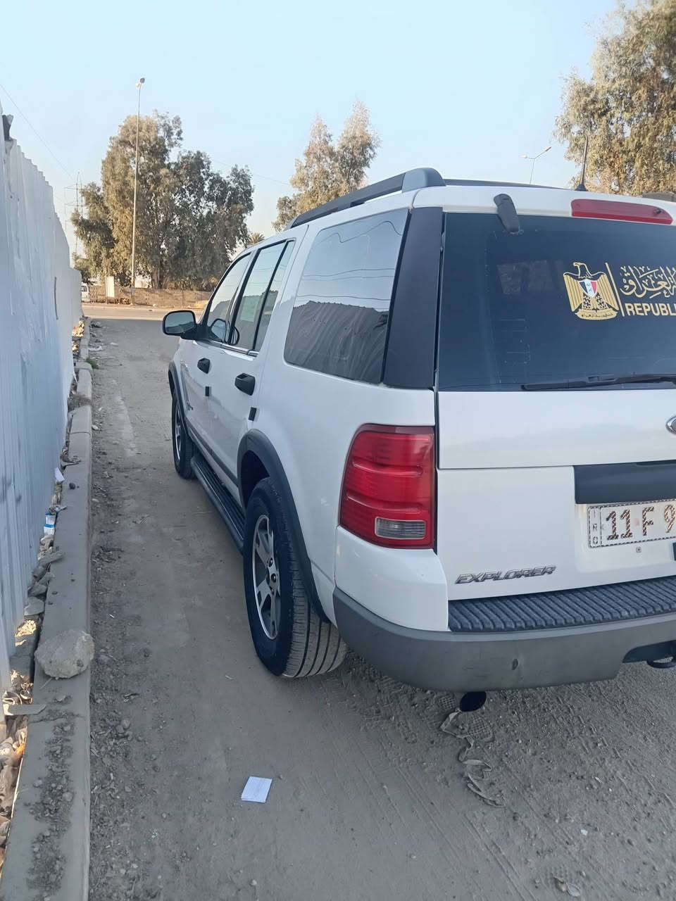 السلام عليكم سياره فورات اكس بلور٢٠٠٥ سياره كير مكينه صدركهربايته تبريد ٣قطعه تخم تاير سياره من كلشي جاهزه مابيه شي نقصه بغداد غير متواجد عل فيس السعر ٩٨ الرقم  ***********
