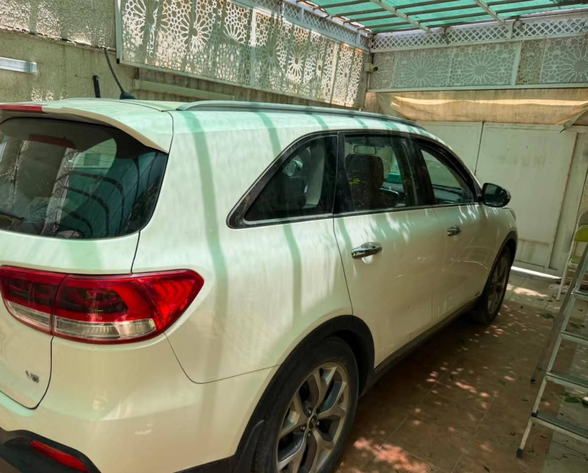 سورنتو ٢٠١٧
خليجي مكفول من الضربة و الصبغ

ماشية ٣٧ الف كيلو حقيقي ع ايدنا

رقم بغداد

مواصفات فئة الفول بالخليجي

محرك ٦ سلندر المرغوب

بصمة

سقف بانوراما 

كشنات جلد

اشاير بالمري

فور ويل

و باقي مواصفاتها المعروفة

السيارة نظيفة جدا 

مكانها بغداد الوزيرية

***********

موجود سونار السيارة

السعر ٢٢٧ ورقة بيها مجال
