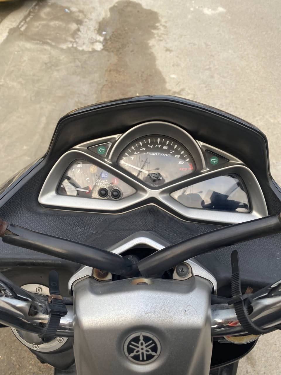 سلام عليكم دراجه ماجسته اس ياباني الدراجه كفاله نازله من الرمبه صارلها 3 اشهر سعرها 12$ وبيها مجال حك جيه العنوان بغداد الحسينيه مال راشديه رقم الهاتف *********** الخاص مقفول .
