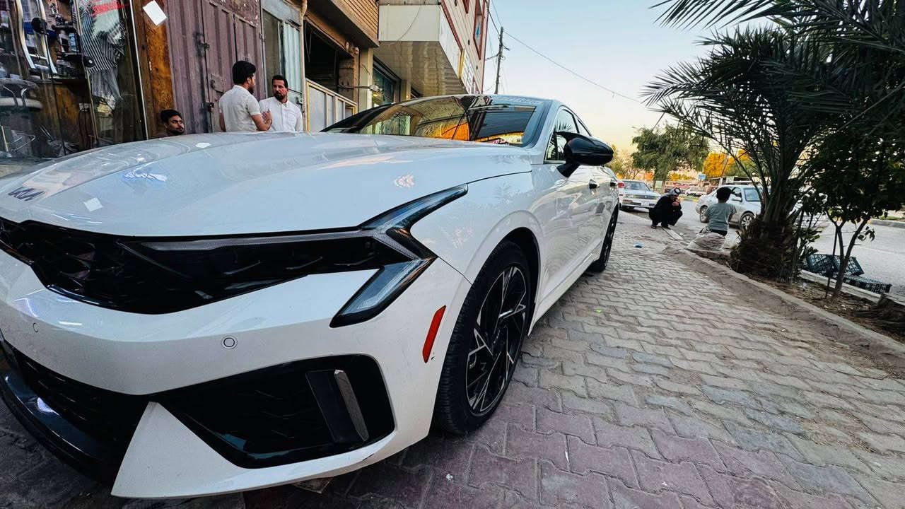 السلام عليكم 🧿
للبيع كيا K5
 الفئة جيتي لاين
الموديل /2025
رقم كربلاء 
*صور الحادث موجوده بالصور
1 حجم المحرك 4 سلندر 2500 
2 كامره +رادارخلفي+رادار امامي+ رادار جانبي مانع اجتياز  
3 بصمه ابواب وتشغيل عن بعد 
4زنون عالي وناصي
5مقاعد جلد اصلي اسود مختوم جيتي 
6مقاعد الامامي كهرباء 
7هاند بريك بصمه 
8تحديد مسار 
9شاشا كبيره مع كامره دواره
10 ستيرن رياضي D شعار GT LINE
11 مثبت سرعه
12شحن واير لست
13اشاير بل مري 
14نضام قياده ايكو + سبورت + سمارت + نورمال 
وباقي المواصفات المعروفه في فئة جيتي لاين 
مكان السياره كربلاء غير متواجد ع الفيس
   رقم الموبايل ***********
