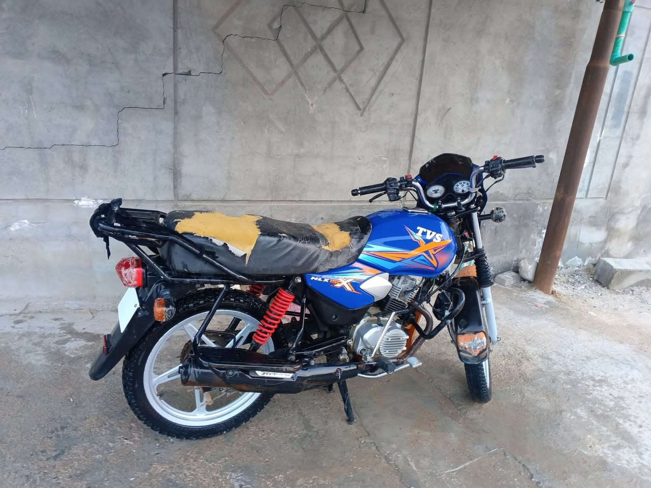 بوكسر TVS مديل 2020 اوراق الدراجه بس الرقم ماراجعت علي 
محتاج اريد ابيع مستعجل سعر 800 بيها مجال قليل ع رقم راسلني وبلخدمه  ***********
كروب شراء وبيع كروب عقارات كرمه علي / ابو حلوه
