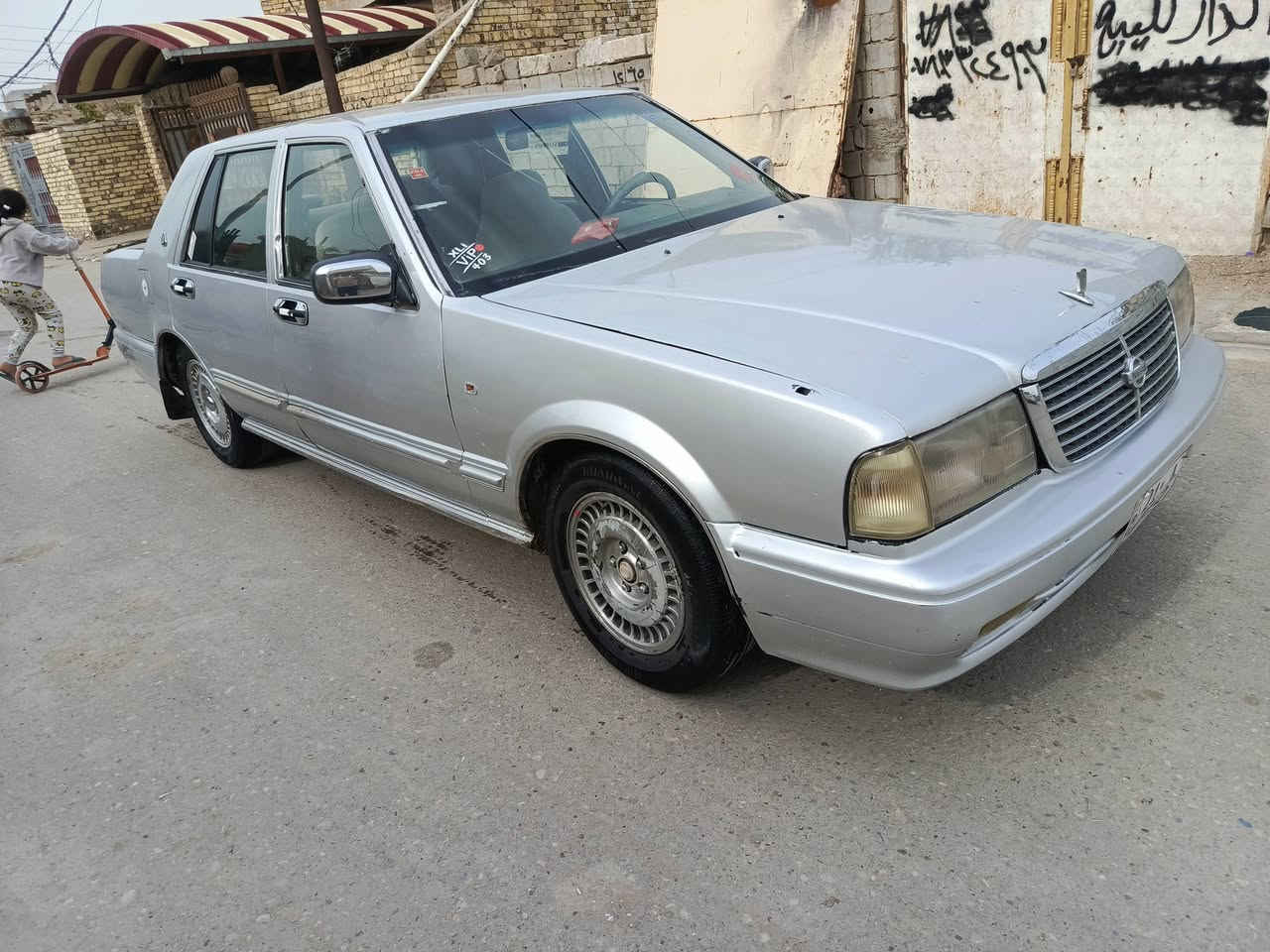 السلام عليكم سياره نيسان سيدرك للبيع موديل 2001 رقم سليمانيه انكليزي عندي وكاله مداور السياره مصبوغة عام للجماليه بدون ضرر مكفولة من الضربه كلها شغاله سنتر لوك تبريد شغال تخم تاير جديد كهربائياته كلها شغاله حداديه 80ب100 رايده ب45 وبيها مجال بصيط مكانها ديوانيه ***********
