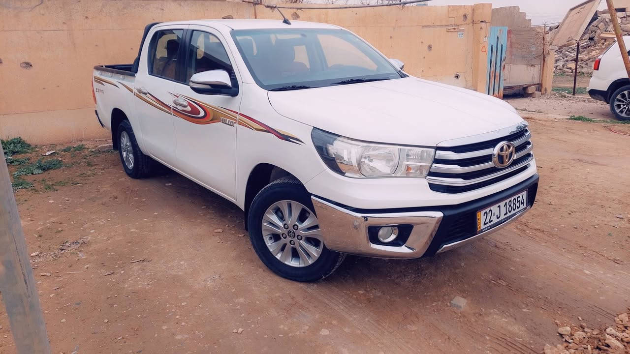 السلام عليكم ورحمة الله وبركاته
للبيع هايلوكس موديل ٢٠١٦ 
شركة سيدنارو 
كير اتوماتيك 
قطعتين تبريد 
طخم تاير جديد
تبريد وتدفئة شغال
والباقي موصفات المعلومة 
الملاحظات على الاتصال 
*********** 
***********
مراسلة او الاتصال على الواتساب
