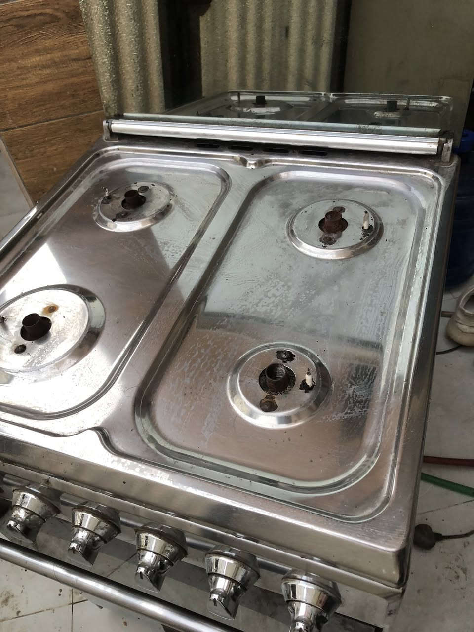 سلام عليكم طباخ مصري للبيع سعره ٦٠ العيون مالته موجودات عنواني الدوره الرقم ***********
