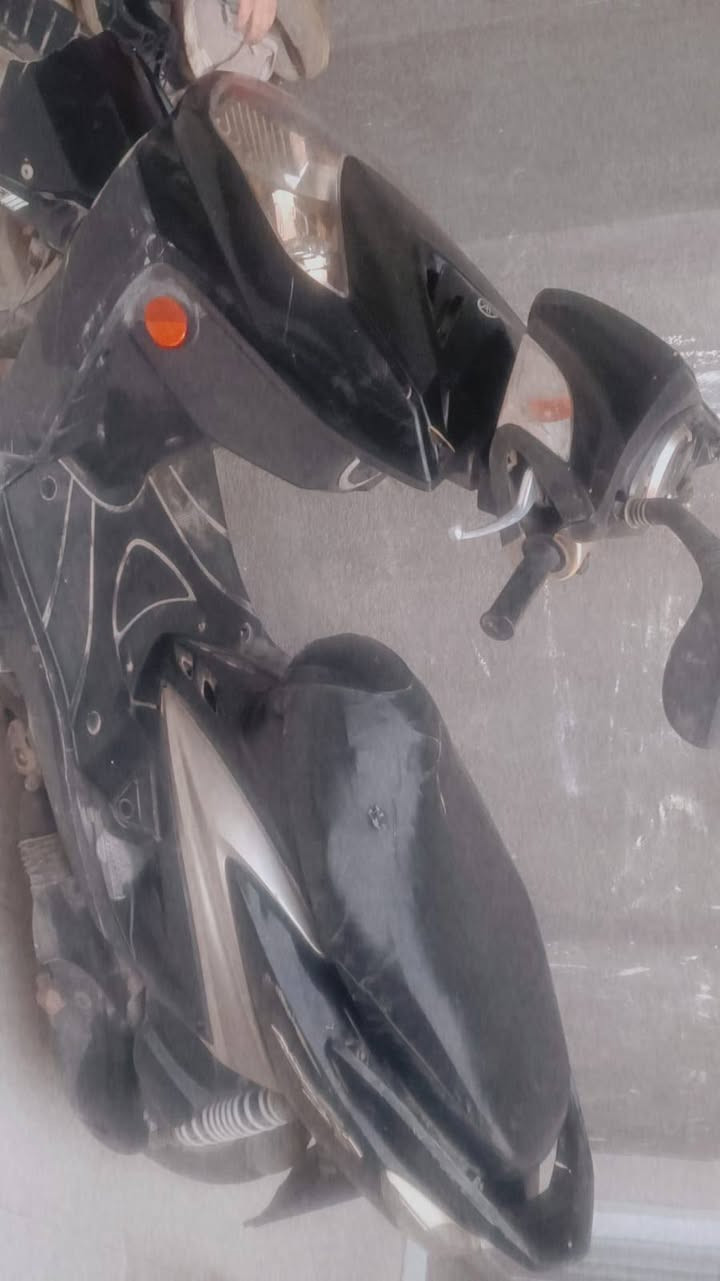 السلام عليكم سكنس ياباني طافيه بيه فطر بالمكينه نضيفه سعره 300وبيه مجال مكلف بالنشر رقم صاحب الدراجه بالمنشور  مكاني ناصرية مركز***********
