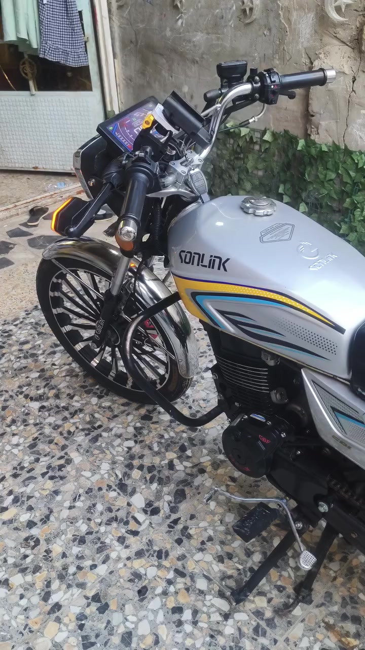 السلام عليكم
دراجة ايراني سولنك 
موديل 2025 
مكينة cbf يعني القوة والمتانه وماكو رجفه😁
كهربائات كلها شغالهة 
تايرات ثنينهن جدد جوبلس 
مابيهة اي عيب 
ناقصهة بس سايق 
السعر 825 مجال جدا بسيط 
اوراق موجودة 
عنواني بغداد البنوك 
شراي يتواصل خاص رجاءا الموو شراي لا يتعبني بس يعامل


**إذا كنت صاحب هذا الإعلان وتريد حذفه لأي سبب، رجاءا أرسل رسالة إلى الدعم الفني**