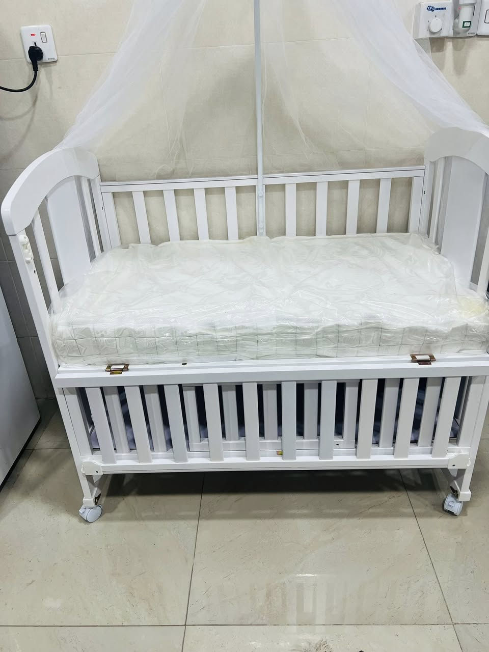 كاروك طفل من حديث ولاده لحد عمر 5 سنين المنام 3 مستويات يصعد وينزل يصير مثل القفص ميكدر طلع طفل منه وبي مخزن من جوه الباب ينفتح يصير ويا مستوه سرير الام سرير طفل والنامويسه والدوشك سعر كامل ب100 قفل شراي يراسل خاص عنوان فلوجه يوجد توصيل بغداد رمادي


**إذا كنت صاحب هذا الإعلان وتريد حذفه لأي سبب، رجاءا أرسل رسالة إلى الدعم الفني**