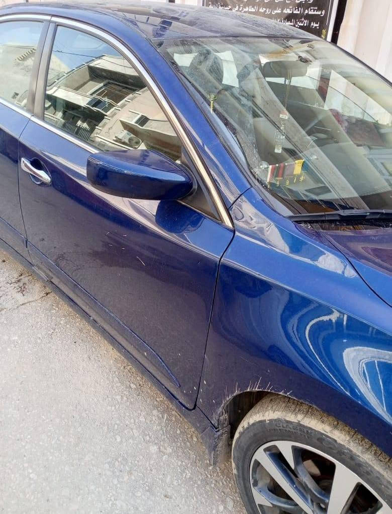 السلام عليكم ورحمة الله وبركاته. 
📣 نيسان ألتيما موديل 2017 للبيع
نوع السيارة: نيسان ألتيما (Nissan Altima)

الموديل: 2017

نظام ناقل الحركة: كير أوتوماتيك

اللوحة والترخيص: رقم اربيل (لوحة جديدة مميزة المظهر)
🌟 أبرز المواصفات:
المقاعد: كشنات جلد فاخرة مع تحكم كهربائي بالكامل لمقعد السائق والسكن .

التكنولوجيا: شاشة مدمجة مع كاميرا خلفية.

المزايا الأخرى: تحكم ستيرن، مثبت سرعة، تشغيل بصمة ( تشغيل عن بعد) ، وباقي مواصفات الألتيما المعروفة من راحة وعزل ممتاز.

📌 تفاصيل إضافية (المسافة المقطوعة): [  ١٣٢٠٠٠ ميل ]

الحالة العامة للبدن : [ جيده ]

مكان تواجد السيارة الحالي: [ بغداد ]

السعر المطلوب: [ ١٠٥ وبيه مجال ]
للتواصل واتساب أو اتصال مباشر على الرقم التالي :
  *********** الفلوجة, الأنبار
