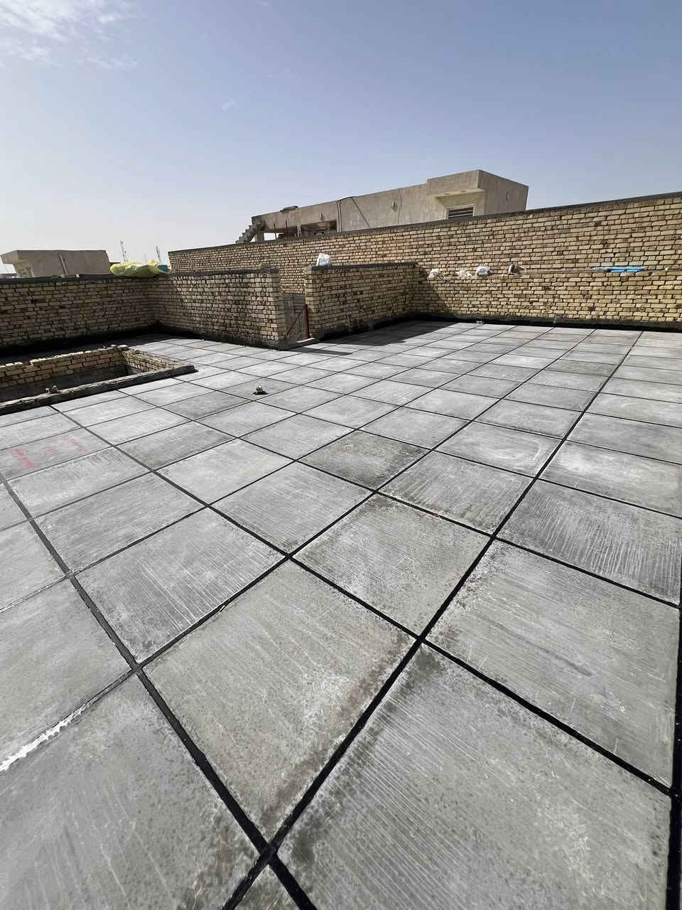 #فلوسك_عندك_لمن_يكمل_سطحك 💸

تم إنجاز السطح حسب المواد المطلوبة:
🛠 زفت + فلانكوت + نايلون + اشتايكر السماوة
✂ كص كوسره
✅ شرط الفحص بالماء + استلام من قبل #مهندس_كرسته
🔧 صيانة الماستك والأسطح القديمة متوفرة

📍 متواجدين: الناصرية – أقضية ونواحي
***********
