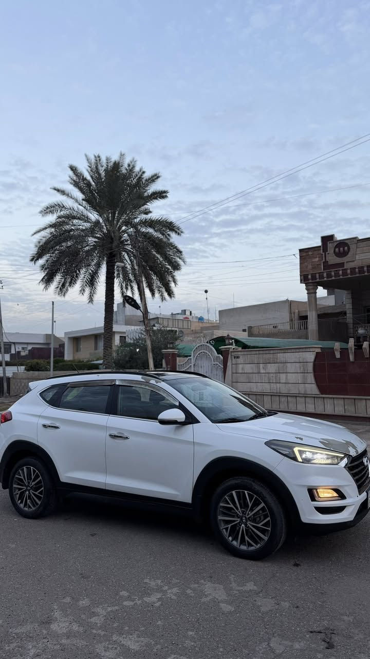 توسان للبيع 2019 (خليجي) ماشية (87 الف كيلو) فول مواصفات (بانوراما كامرة خلفية حساسات شاشة كبيرة ومواصفاتها الباقية المعروفة أفول شي بيها) الملاحظات البيها (البنيد مثل ما موضح بالصورة والتكمة متكشطات وأغلبهن هيج صار بيهن يتكشط الصبغ)
(رقم بغداد الجديد هزة وفحص وسنوية جديد وبأسمي)
السعر (193 وبيها مجال)
للأستفسار (***********)
مكان السيارة بغداد
