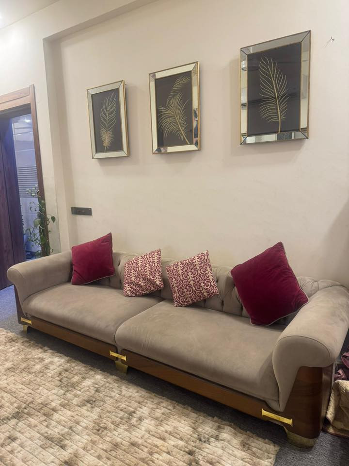 تخم جديد جدا سعر 950 سعر بهوم سننتر 22$ ورقة الشراي يتصل ***********
