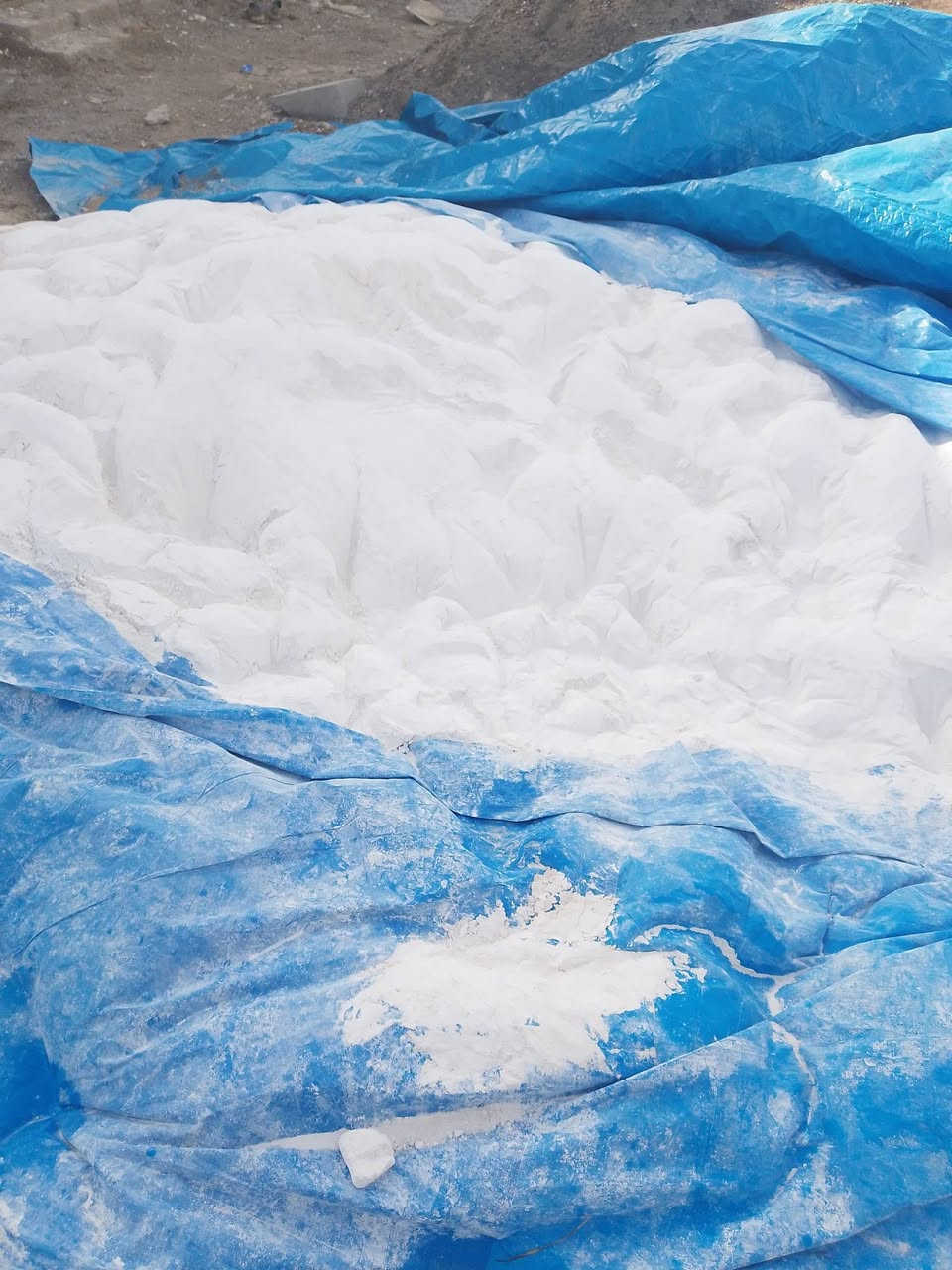 السلام عليكم يوجد چيله جص فني مال الموصل شرط البخ والبياض للأتصال ***********
