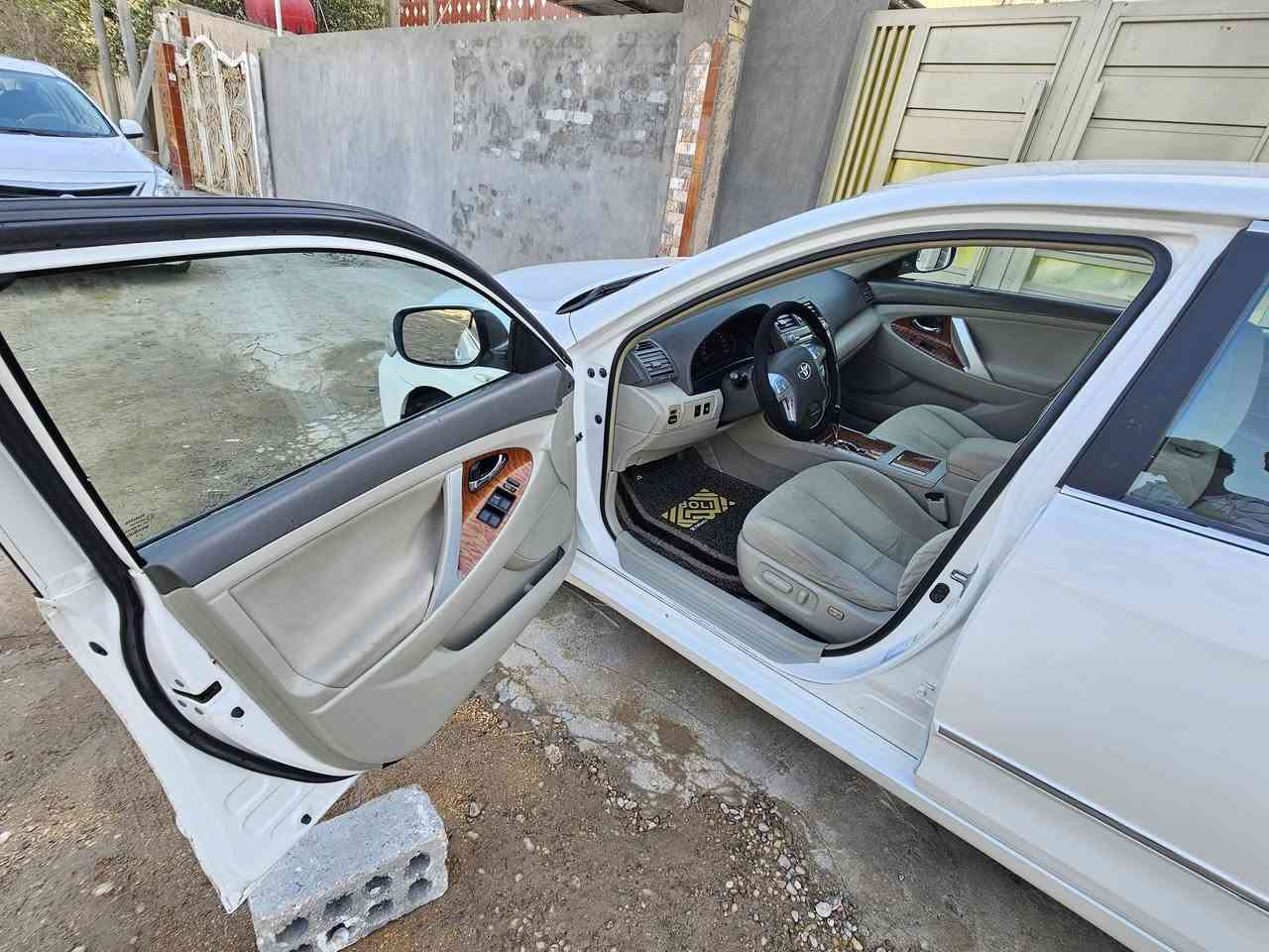 السلام عليكم كامري للبيع موصفات فول 
موديل 2008 نقص مابيهه كفاله عامه كير ومحرك رقم مميز 
بابل الاستفسار اكثر الاتصال ع الرقم ***********
