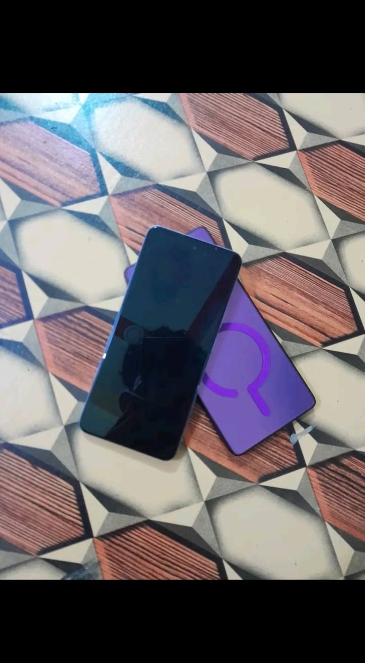 سلام عليكم شباب هندي هاذ جهاز حلوو ونضيف بل قران كلشي ما ابدل بي من عده الحافضه مالته اريد اراوسه ايفون 12 أو 13 ابدل شاشه أو بطاريه مكاني ميسان المجر الكبير وهاذ رقمي ***********
