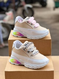 حذاء أطفال • مقاسات ٢٧-٣١ • فرش طبي