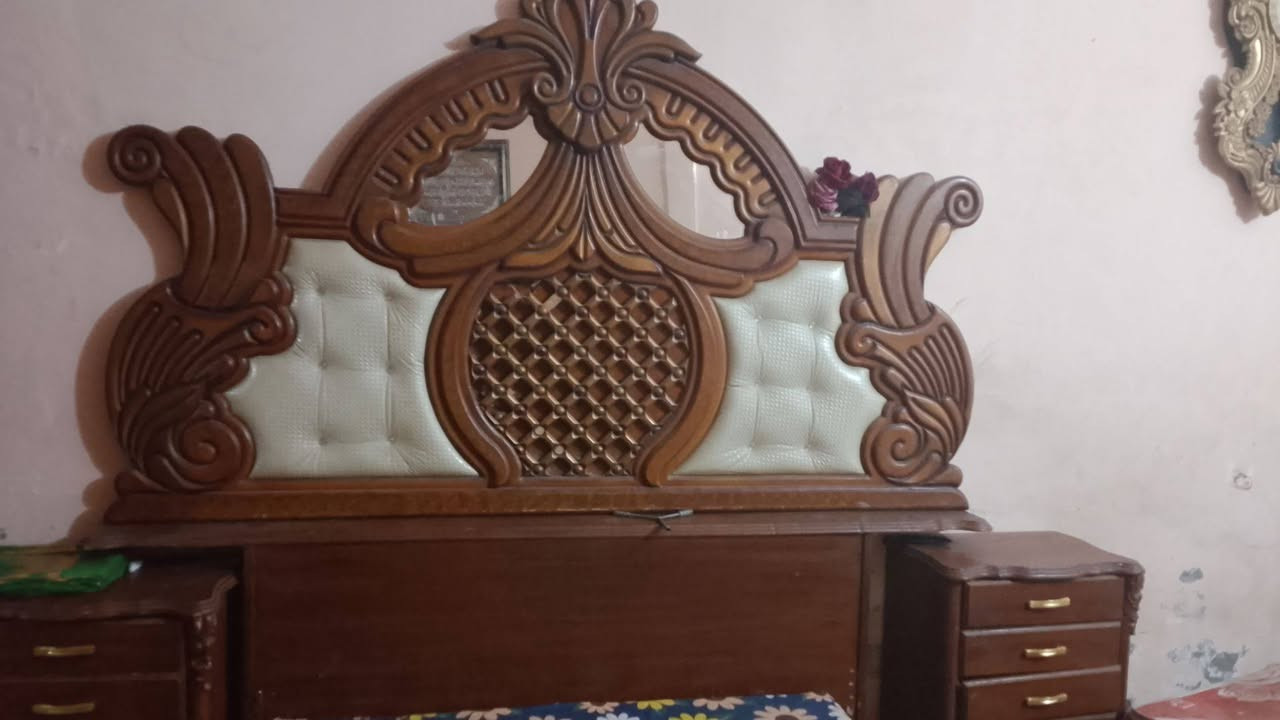 عرفه نوم 4بيبان اللبيع مستعجل السعر 250   مكان بغداد***********
