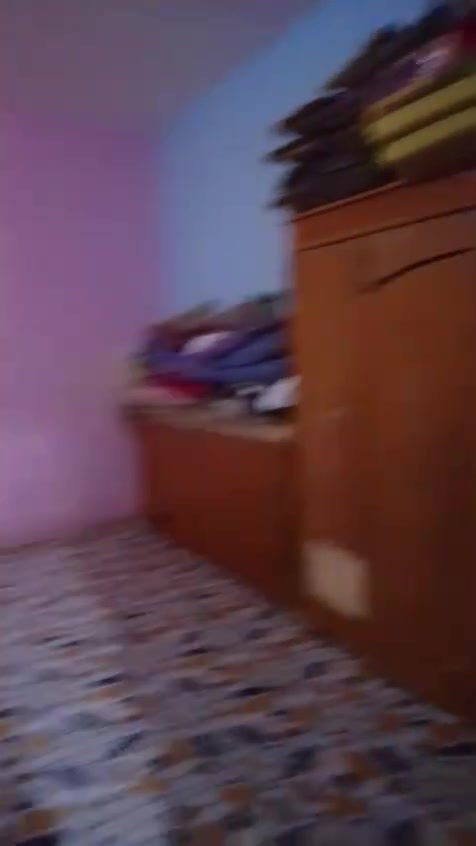 السلام عليكم شباب بيت للبيع بحاوي العباس فرع حسن العجيل  مساحته 240متر مثل ما واضح بل فيديو بيت مرتب كلش مكلف بل نشر الحد يراسلني ***********
