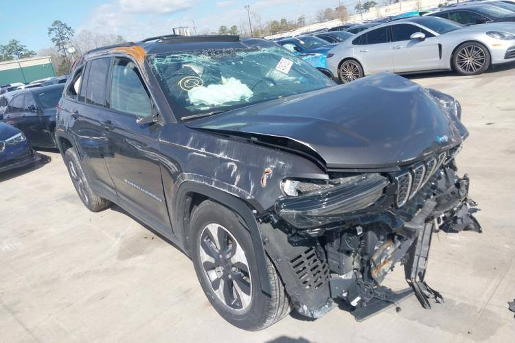 السلام عليكم 
جيب هايبرد موديل 2024 لمتد 5 راكب السيارة حاليا بغداد باسمي ابيع على وضعها دخول جديد الحادث كما موضح بالصور السعر 155 وبيها مجال بسيط للشراي السيارة حاليا بغداد السيارة كملت حدادية قبل كم يوم غراض امريكي تفصيخ درجة اولى للاستفسار الاتصال على الرقم التالي 
***********
