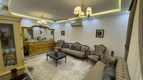 للبيع دار في حي التعاون 

المساحة 200 متر طابقين 

يحتوي على كراج وحديقة مع مطبخ حار وبارد مع صالة واستقبال 

عدد الغرف 4 

السعر 550 مليون قابل للتفاوض 

للاستفسار ***********
