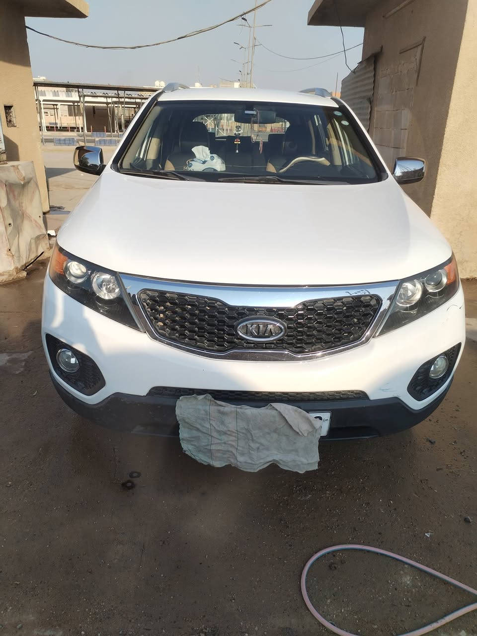 السلام عليكم
سياره سورنتو  2011 اللون ابيض السياره مكفوله عده بارد بالباب الي خلف السايق رقمها شمالي سليمانيه سنويتها ل 2030 باسمي شرط التحويل ومال جناي اربعه سلندر مكينه 2400 سبعه راكب السياره ما تتفوت
السعر ١٥٥ ورقه وبيها مجال حك الجيه
العنوان ديالى بعقوبه قرب كراج البحيره
الاستفسار عن طريق الرقم
***********
