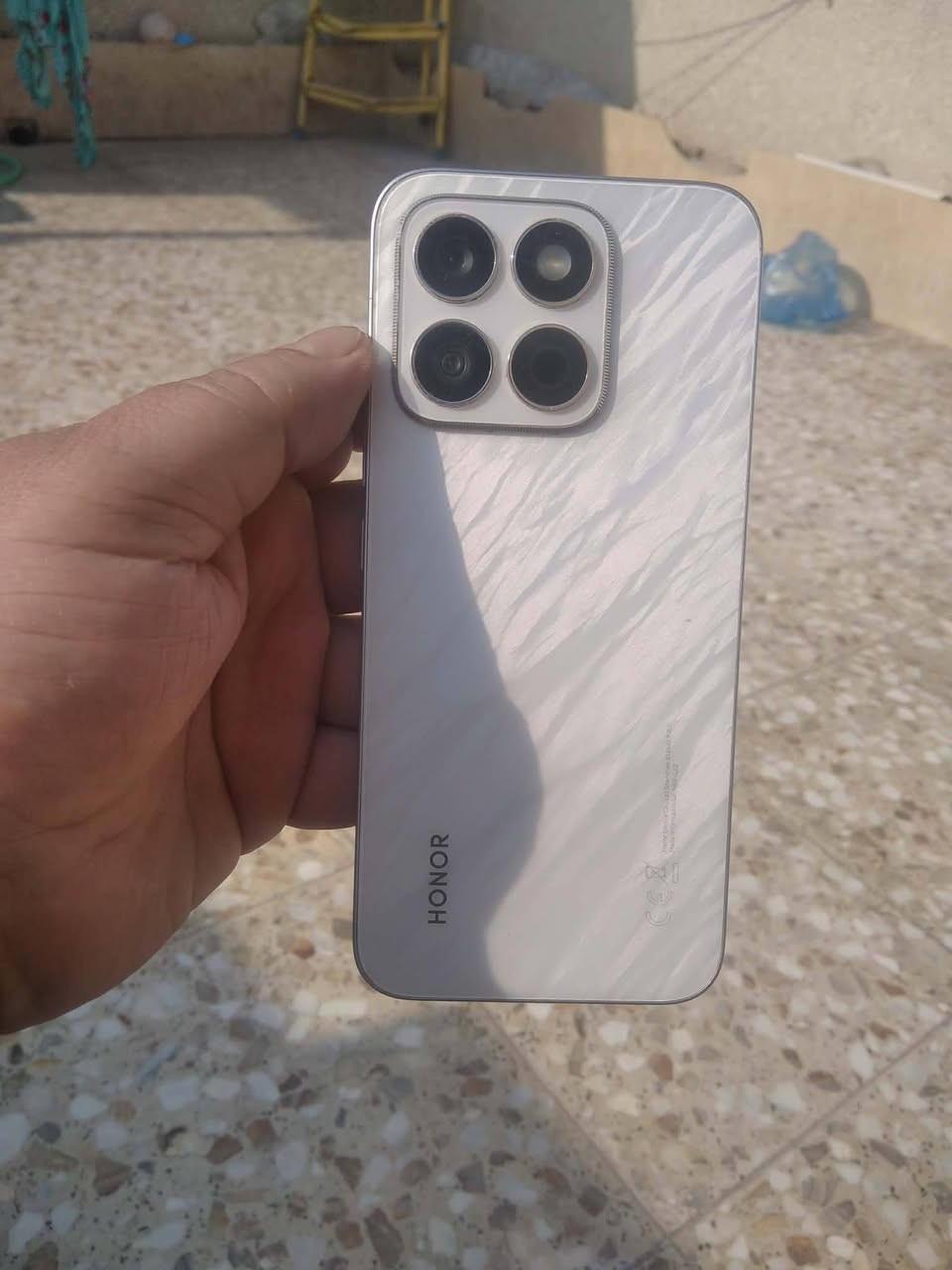 هونر اكس 8 سي ابيض متموج
ذاكرة 512 ركز مو 256 
رامات 8+8 
بصمة 🫆 مدمجة بالشاشة 
معالج سناب دراكون 
الجهاز للبيع فقط بدون مراوس 
السعر 225 
مكاني بغداد حي الجهاد الشارقة 
***********
ماعندي توصيل
