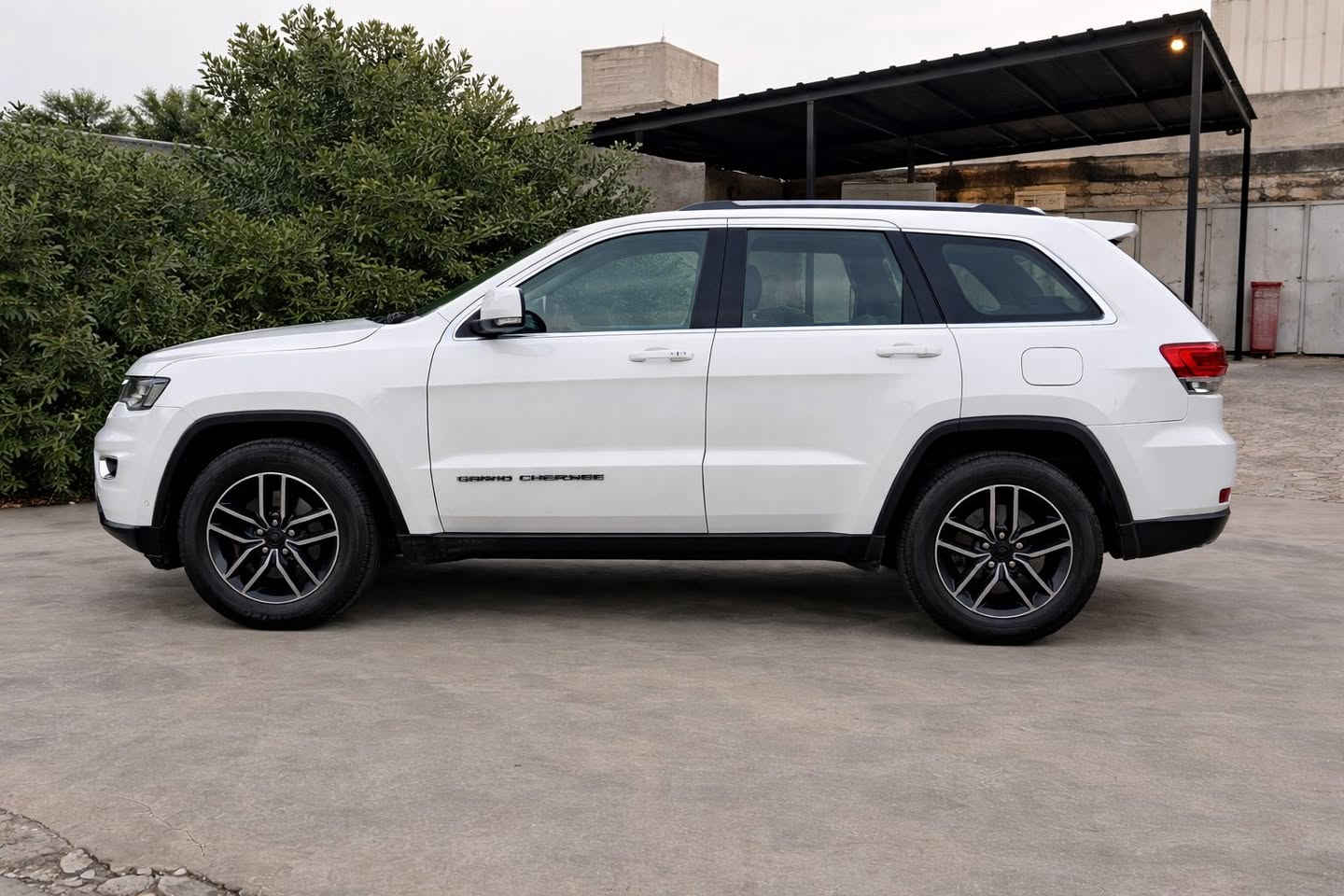 السلام عليكم 
لاريدو ٢٠١٩ خليجي وكالة
رقم بغداد مكانهة ب زيونة  
السيارة تو ويل ، بيهة صبغ جاملغ امامي عكس سايق فقط بدون دواخل و ابواب ثنين صفحة سايق مبدل اصلي وكالة بدون صبغ
الباقي كلشي مكفول مكينة كير تبريد شواصي دواخل 
للأستفسار / ***********
سعر ٢٣٠$
