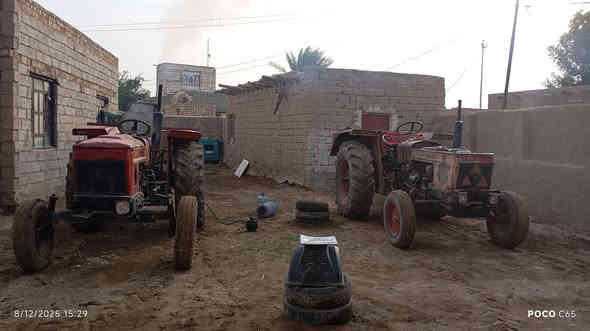 السلام عليكم مكاين عنتر للبيع سوه الحمره 71 مديل 86 جهاز الرفع عاطل هي شغاله بيه دخان تايرات نص عمرهن. المكينه بدون. 

الثانيه71 مديل85 بلاديه مامفتوح شرط مابيهه اي نقص بس تبخير قليل كله نضيفه هيدروليك وجهاز وبم نضيف 
المكينه بدون 
. السعر ثنينه 5 ملاين. 
للستفسار الاتصال على الرقم ***********
