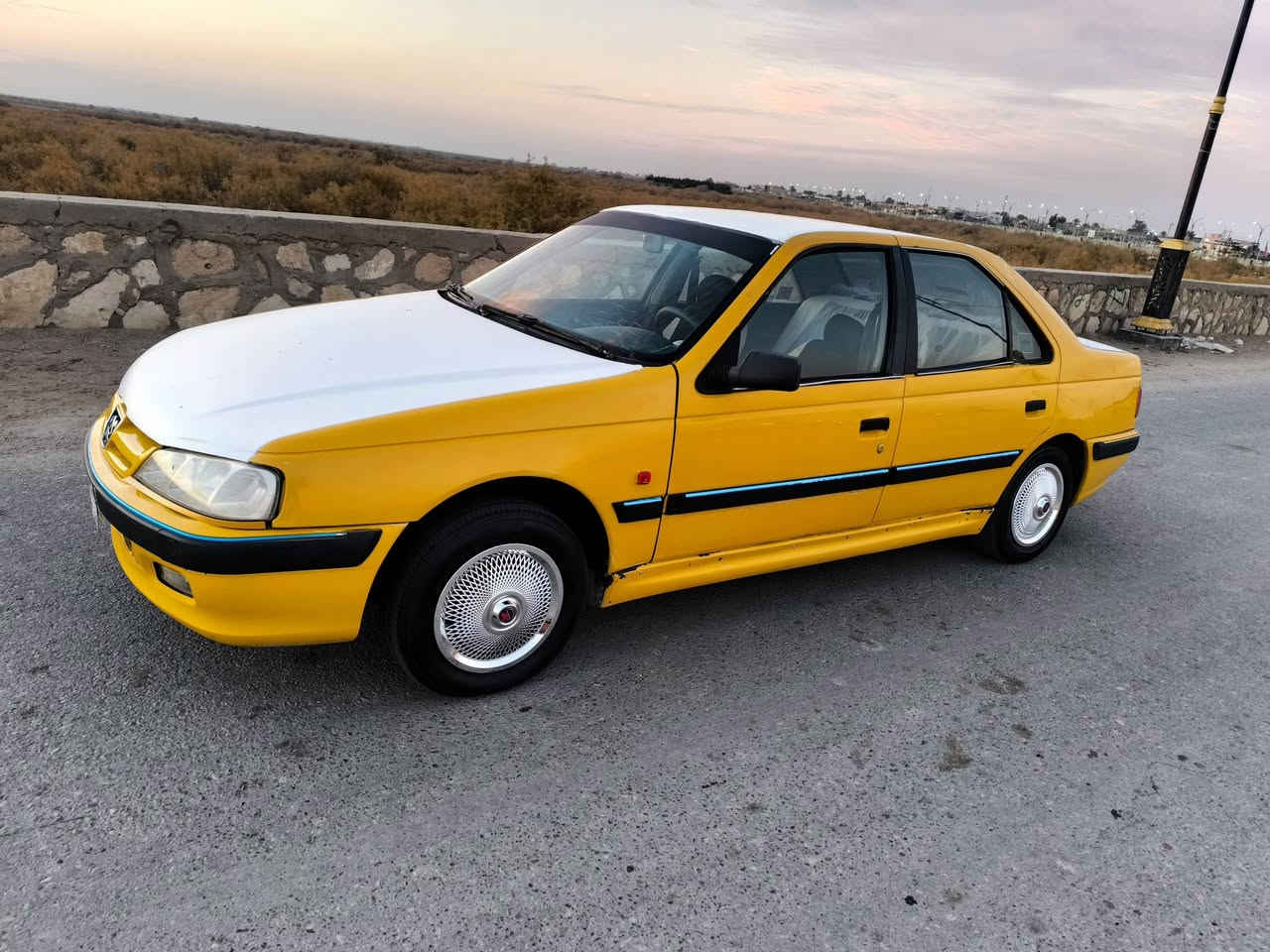 السلام عليكم ورحمة الله وبركاته
بيجو بارص ٢٠١٣ رقم بصرة الماني
راعيها الشرعي بالبصرة التنومة تحويل ثاني يوم
مكينة وگير وحدادة شرط خير من الله
سنويتها منتهية بـ٢٠١٨شهر الثامن
السيارة كفالة من العيب الشرعي
سعرها ٢٩ ورقه تاخذ صافي هيئة وغرامات
سعرها ٢٧ ورقه ابيع بدون هيئة وغرامات 
وبيها مجال للشراي مكان السيارة ذي قار الجبايش
مصور السيارة مقطع فيديو راسل واتساب ادزه الك
ملاحضه انه مكلف بالنشر اتواصل ع الرقم او واتساب
‏‪0788 265 0136‬‏
