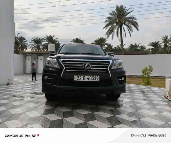 السلام عليكم 
لكزز 2012لون اسود 
Lx570 spoRt
محرك 5700
فول الفول
جكات 
3شاشات 
وضعيات قياده 
4كامرات 
رادار 
6بصمات 
جنطه شفط 
7راكب 
كشنات كهرباء 
وباقي مواصفات الكزز
السياره كفاله 
ماشيه 190الف حقيقي
 ***********
***********
السعر 370وبيهه مجال 
العنوان الديوانية غماس
