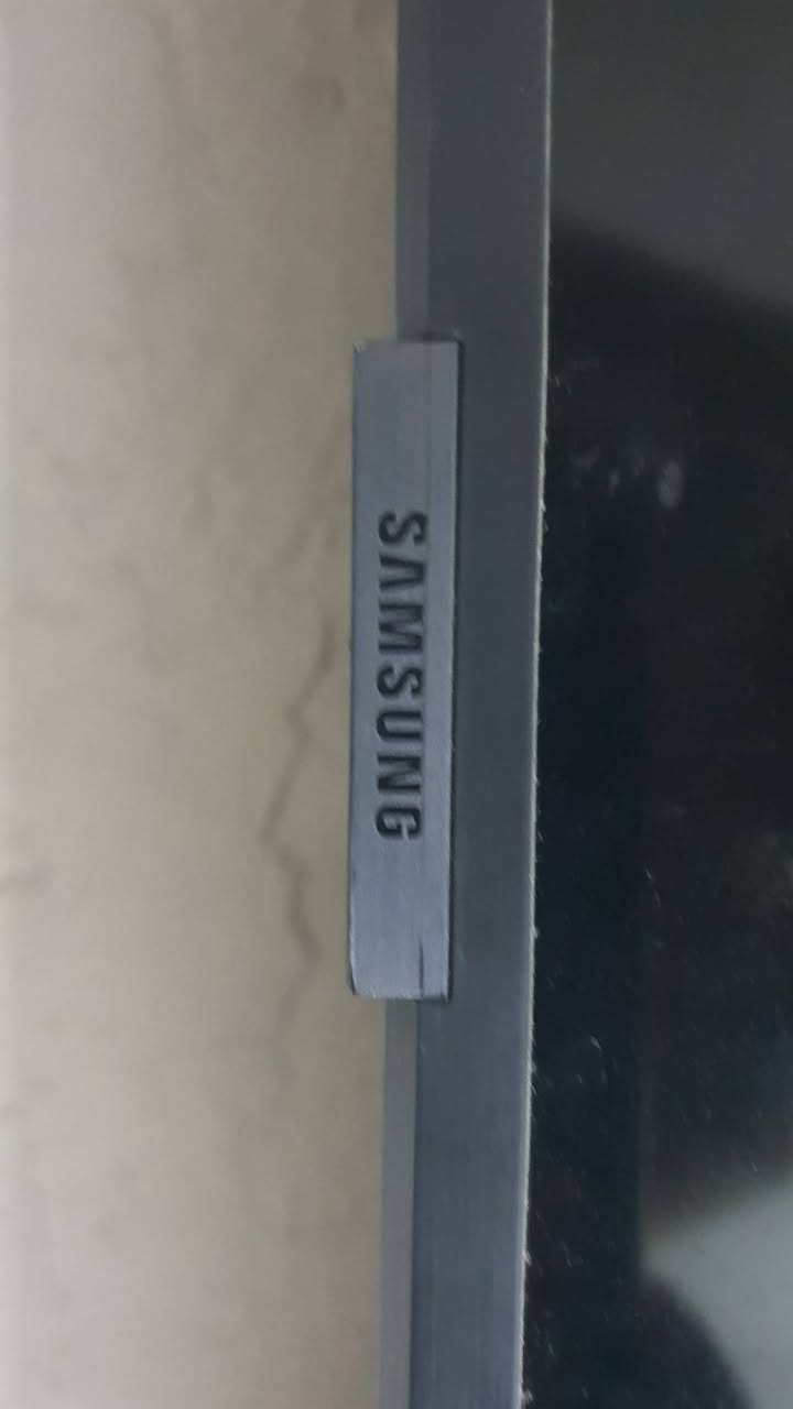 للبيع شاشة Samsung حجم ٥٨
الشاشة لا تعمل حالياً وتحتاج فحص / تصليح
***********
بغداد/ الدورة
