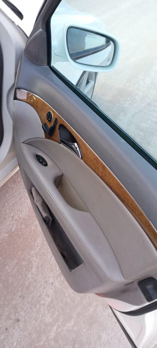 مرسيدس موديل W211 2009
E350 وارد امريكي داخله كلين 
بس بيه طخات داخل العراق 
تبريد ثلج 
كراسي كهرباء 
تدفئه بالكراسي 
سلايد روف 
تثبيت سرعه 
اتوه هولد 
مقاعد ٣وضعيات خزن 
گير ٧ نمر تبي ترونك 
ستيرن كهرباء 
ويل كب ١٨ أصلي رياضي 
بريك AMG مع الفلنجه 
گزوز AMG 
ثلاث وضعيات قياده s
شفتات استيرنك 
بيع مستعجل ١٣٥  وبيه مجال قليل إستفسار *********** 
بي وتساب أيضآ
