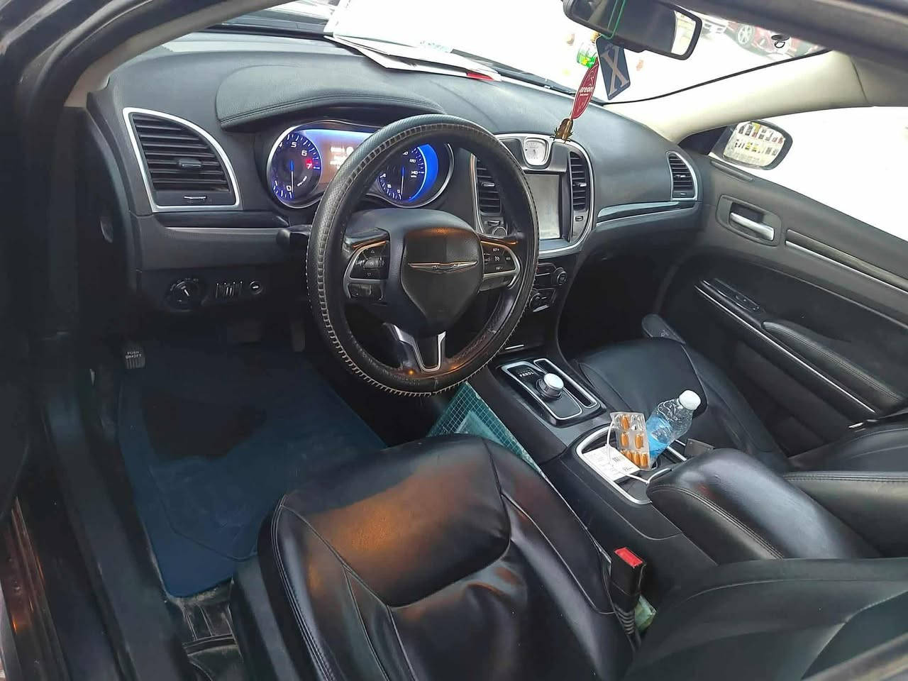 أوباما 2015 

الــمــواصــفـــات  فول ماعدا الفتحه 
         

رقم نجف انكليزي 
محرك  6سلندر
 تشغيل عن بعد 

استيرن تدفئة
كشنات جلد 
كاميرا خلفية 
دمام خلفي 
كشنات تدفئه
شاشه كبيره لمس
شاشتين خلفيات 
مشغلات صوتيه ومرئية 
تحكم استيرن جهتين 
كشنات حضن 
مانع انزلاق 
هيترات مري 
حساسات خلفية
گير ماوس 
مكان السيارة النجف           
السياره حادثها جاملغ وباب السايق أمريكا 
داخل العراق فقط الجاملغ الأيمن بي رشة صبغ أثر شخطات
الباقي كله مكفول لا شواصي ولا داخل ولا لغود 
‏السيارة بأسمي
السعرً ١٨٠وبيها مجال

‏والاستفسار على الرقم***********
ترهمً مراوس
