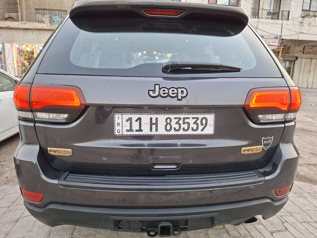 سلام عليكم جيب موديل ١٧ فول السياره
شاشه جبيره 
مكينه ٣٦٠٠
بوب كهرباء
بلاك توب
تحويل مباشر 
حادث امريكه فقط جاملغ وبل عراق اثر شخوط بيها مكانات صبغ صار كير مكينه كفاله تبريد ثلج ماشيه ١٨٠ الف 
السعر المطلوب ١٦٢ بيها مجال بسيط 
كفاله من الشواصي والدواخل  
سياره فول فول 
رقم الهاتف ***********
