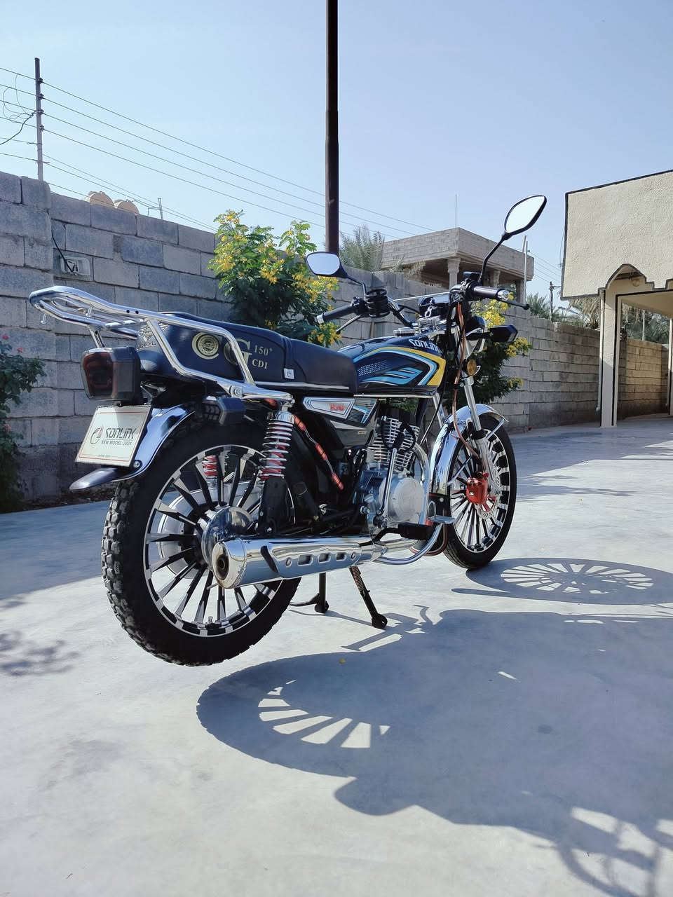 السلام وعليكم
دراجه سيفان موديل 2025 
السعر 800 وبيه مجال حك الجيه 
المكان ديالى كنعان رقم الهاتف ***********
