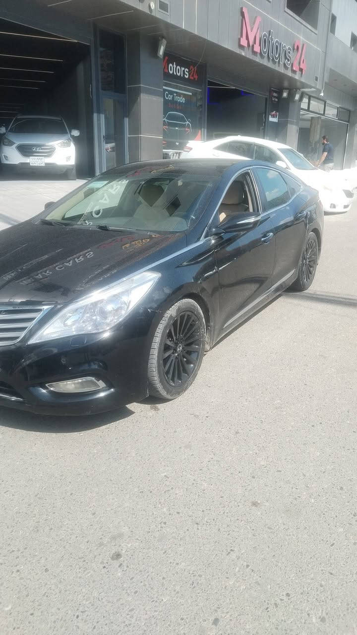 السلام عليكم سيارة ازيره فول فول محرك سته دوش 2014 اتصل واتساب ***********
