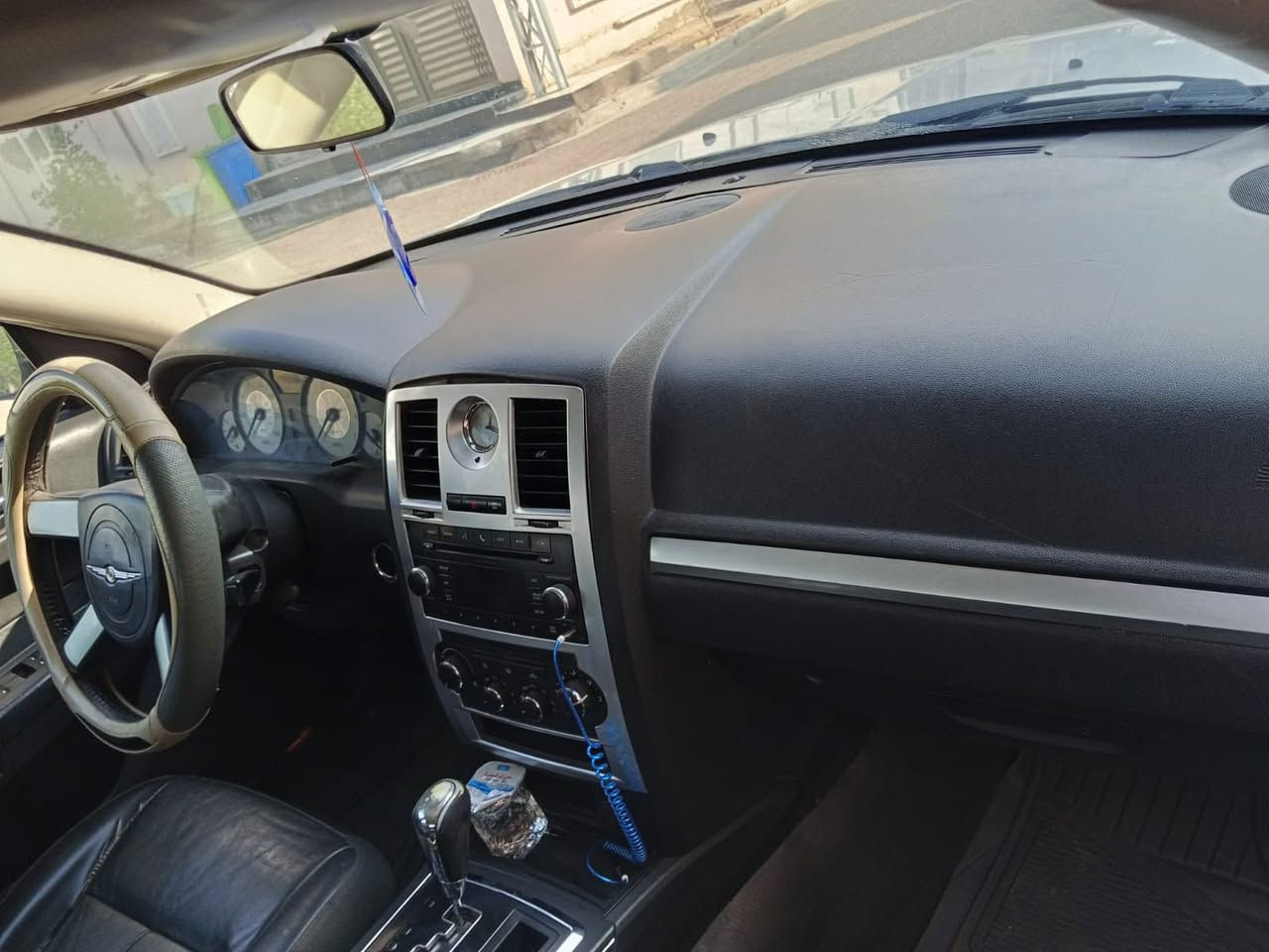 سيارة أوباما سلفري مديل 2010
بدون ضربة 
رقم بصرة جديد 
سنوية 2027
سيارة بسمي 
محرك 3ونص
السعر 115وبيهامجال *********** مكانه بصره تنومه اتصل وبلخدمه اتشلع عيوني
