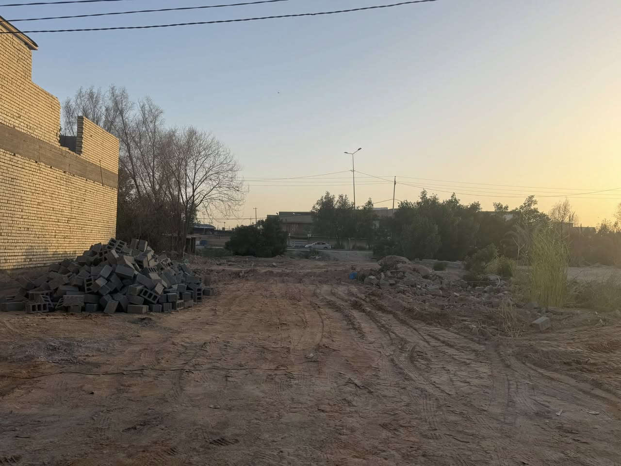 بيت 100 متر زراعي للبيع مقابل ملحق قرية الغدير تيل 299 بناء درجه اولى صب كونكريت واساس كونكريت طابوق نهروان جمهوري قريب جدا على شارع المطار والصحيات والمطبخ سيراميك بناء جناي درجة اولى
***********
