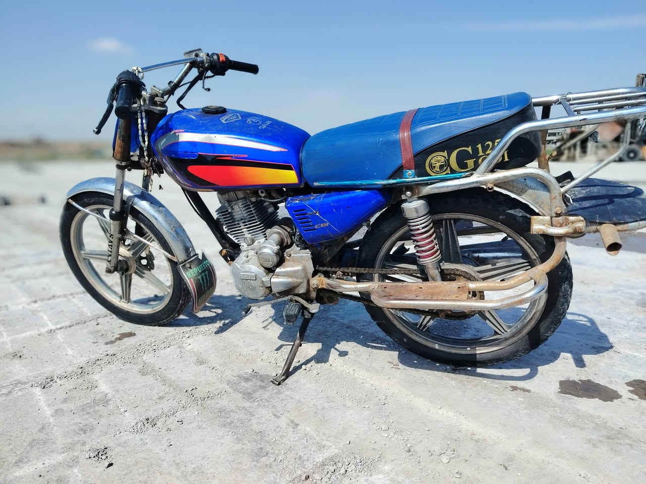 موطور للبيع محرك 150 شغال هندل واحد ما بي كلشي ***********
