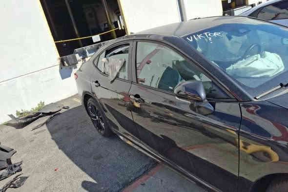 السلام عليكم ورحمة وبركاته من رخصة الأدمن والأعضاء المحترمين كامري موديل ٢٥ موعد وصولها نهاية شهر ال١٢ انشالله وياها لايت اصلي مشتريلها فقط السعر واصل عمان ب١٩٥ ***********
